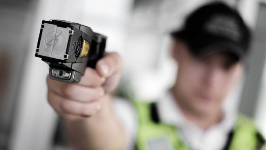 El Gobierno Nacional autorizó la importación de las pistolas Taser para la policía porteña