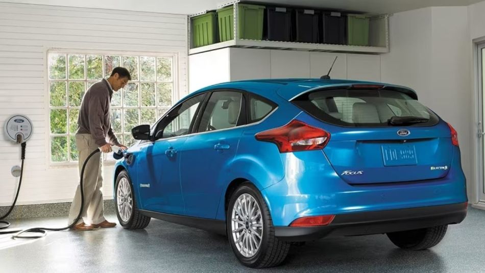 Ford se prepara para fabricar solo vehículos eléctricos en Europa