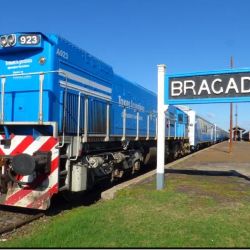 El tren a Bragado sale los lunes, miércoles y viernes a las 18.35 horas desde la estación Plaza Once.