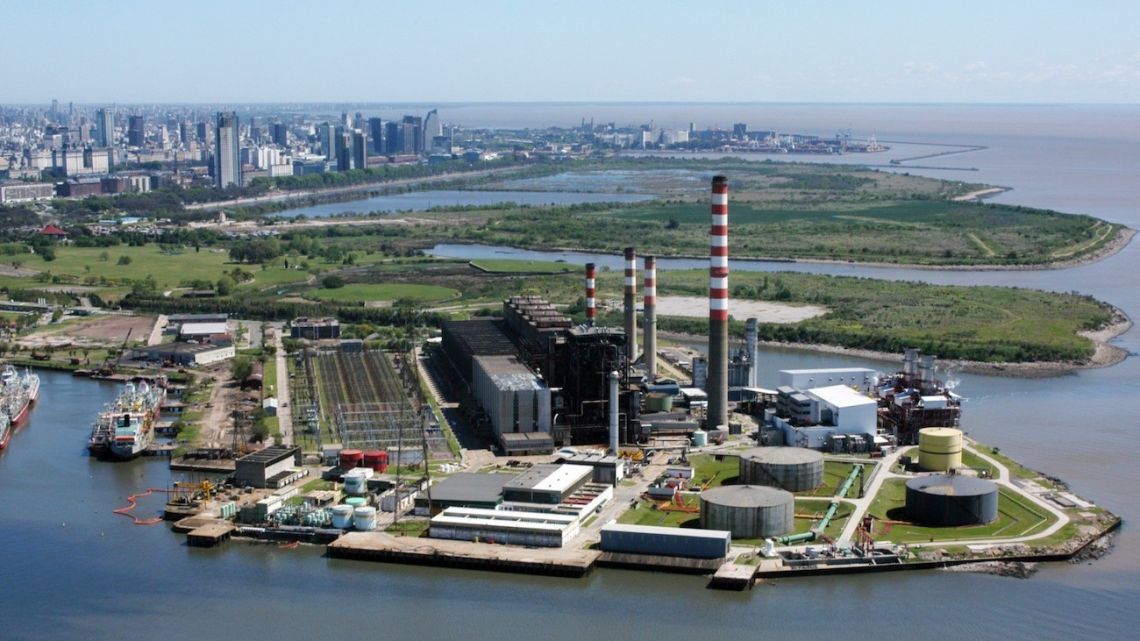 The owner of Edesur begins its exit from Argentina taking advantage of generation assets