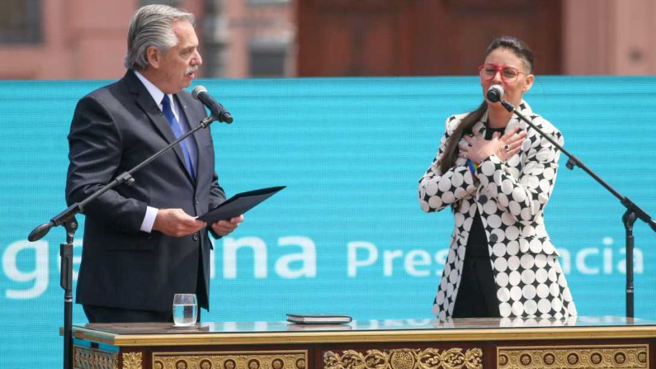 El presidente Alberto Fernández y la ministra Ayelén Mazzina.