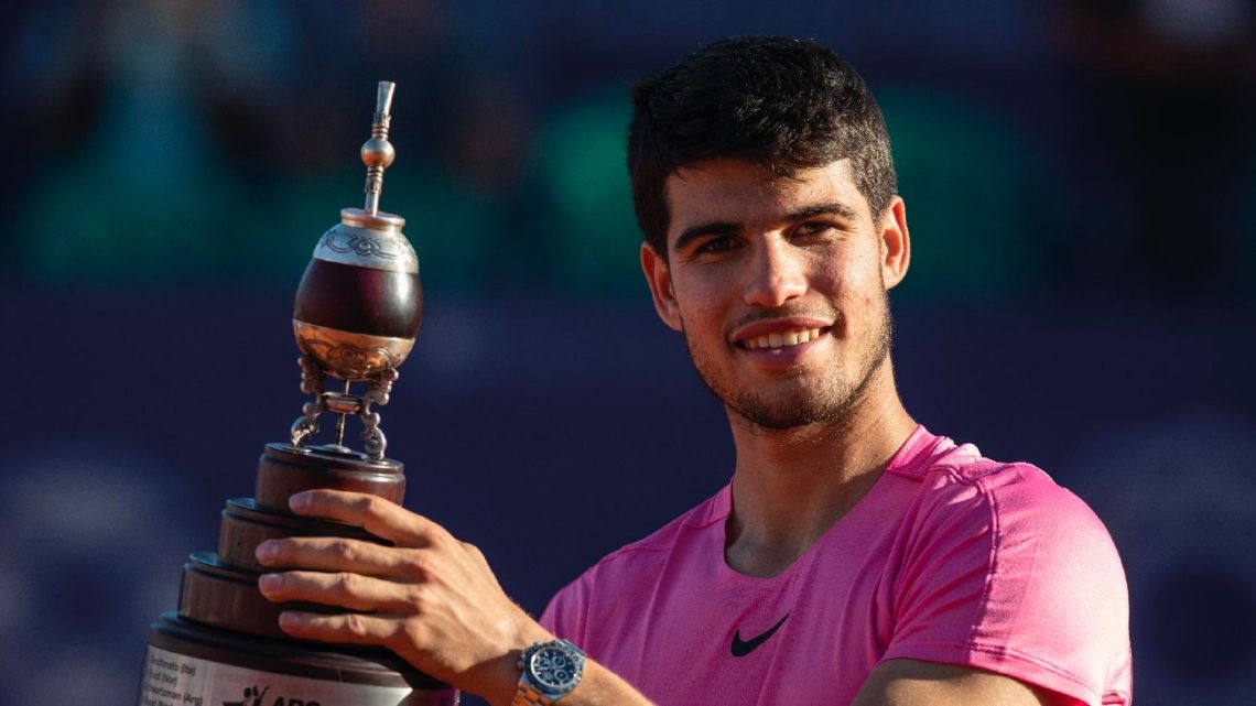 Carlos Alcaraz won his latest title in Buenos Aires with a 6-3, 7-5 win over Cameron Norrie in the final of the Argentina Open on Sunday.