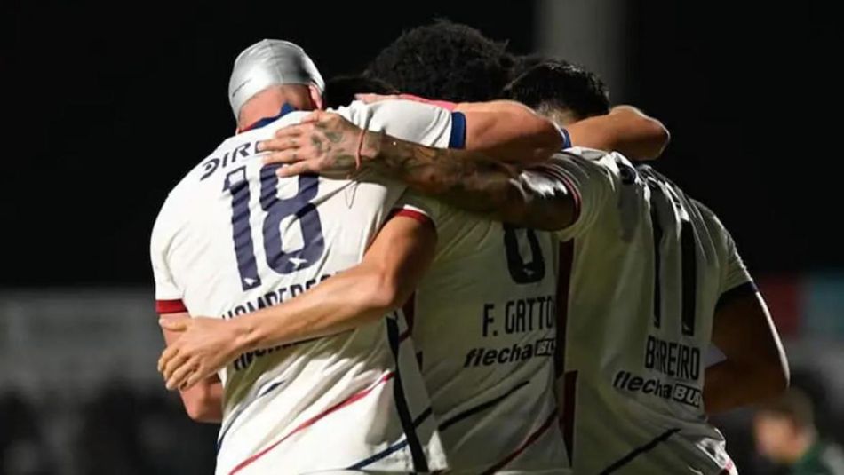 San Lorenzo ganó y quedó cerca de la punta
