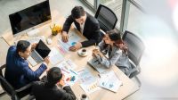 Oficina, reunión y trabajando 20230222