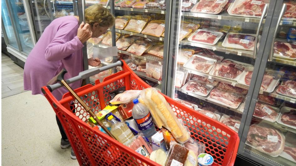 En febrero, la inflación interanual superaría el 100%