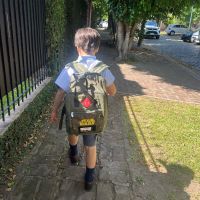 El hijo de Juana Repetto empezó primer grado y compartió una tierna foto: "Se puede poner difícil"