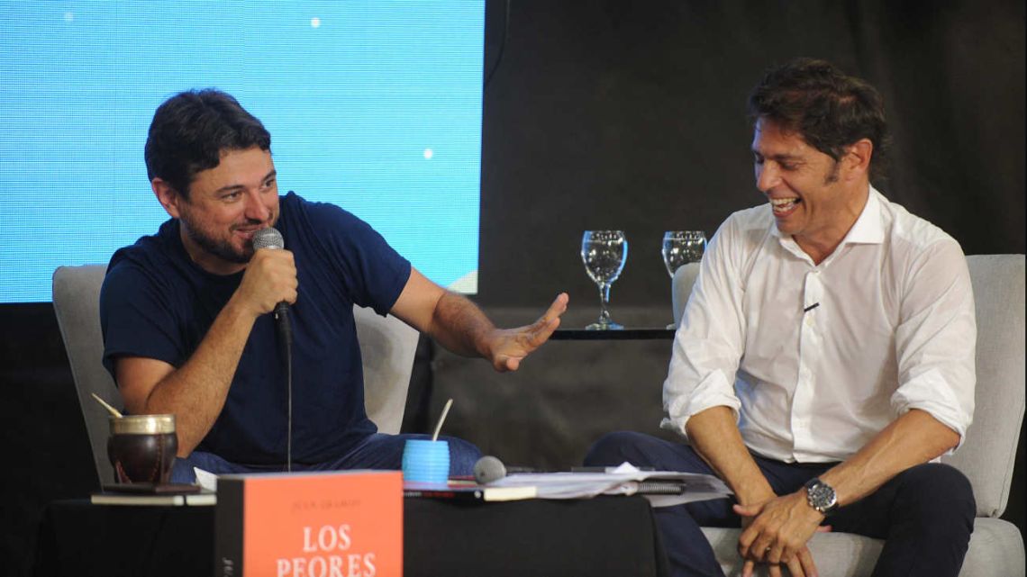 Kicillof lo corre por izquierda a Massa y se muestra con Grabois en una recorrida por Berisso