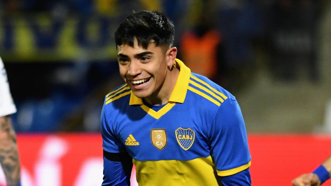 Boca takes the lead over Vélez with a goal from Luca Langoni
