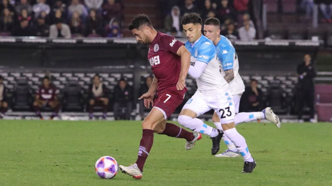 With three games the fifth date of the Professional League will close