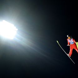 La suiza Sina Arnet compite en la prueba clasificatoria de salto de esquí femenino de gran altura HS138 de los Campeonatos del Mundo de Esquí Nórdico de la FIS en Planica, Eslovenia. | Foto:JOE KLAMAR / AFP
