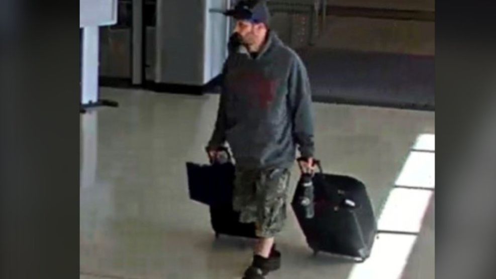 Un hombre intentó pasar explosivos en un aeropuerto de Estados Unidos y fue detenido