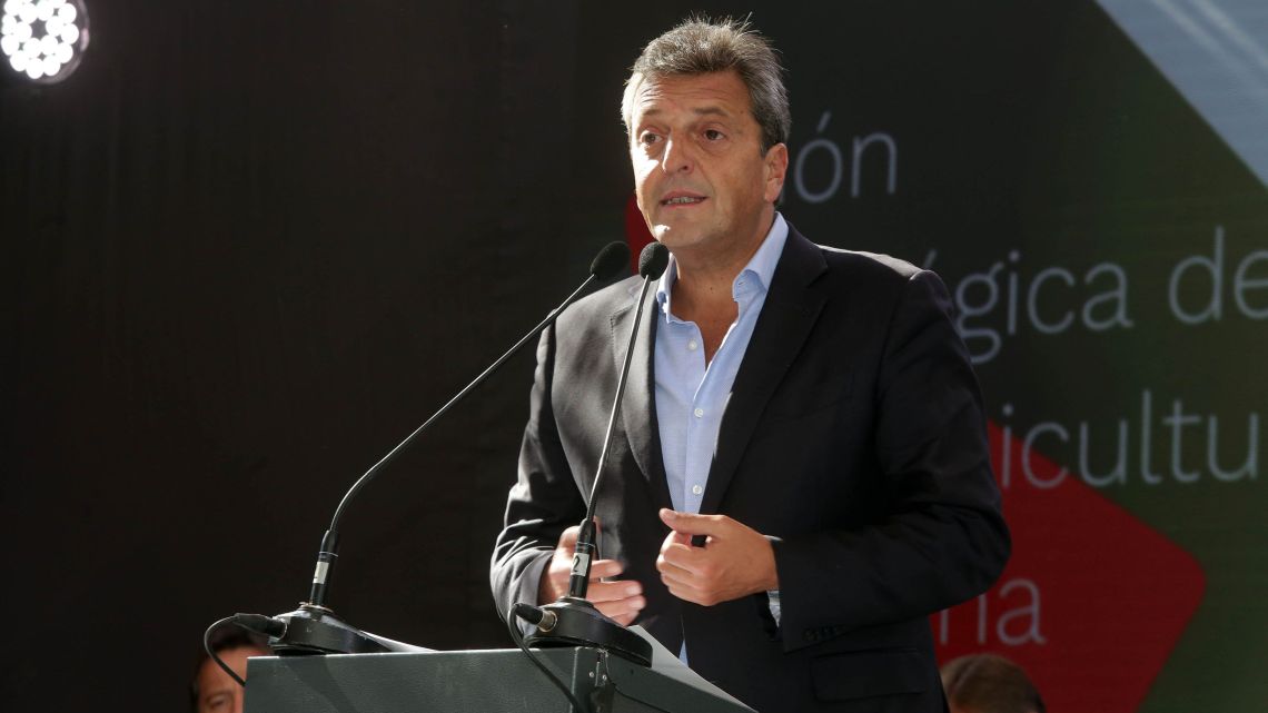Economy Minister Sergio Massa announces new measures to boost Argentina's wine industry during a speech in Mendoza in March 2023.