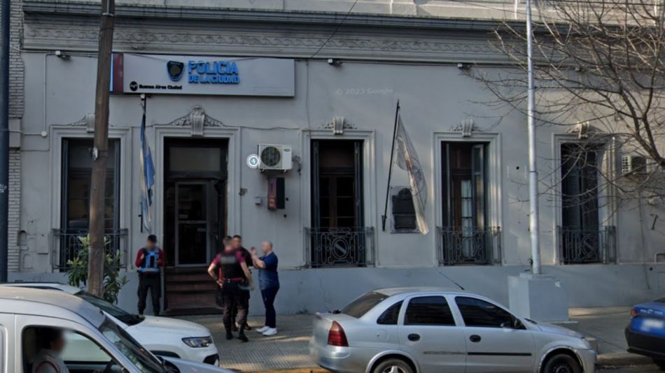 La comisaría desde donde se fugaron los cuatro sujetos.