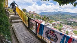 La pole position de la carrera de MTB Cerro Abajo, que se hizo en la Comuna 13 de Medellín, fue para los colombianos.