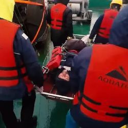 El hombre herido fue rescatado por la Armada Argentina.