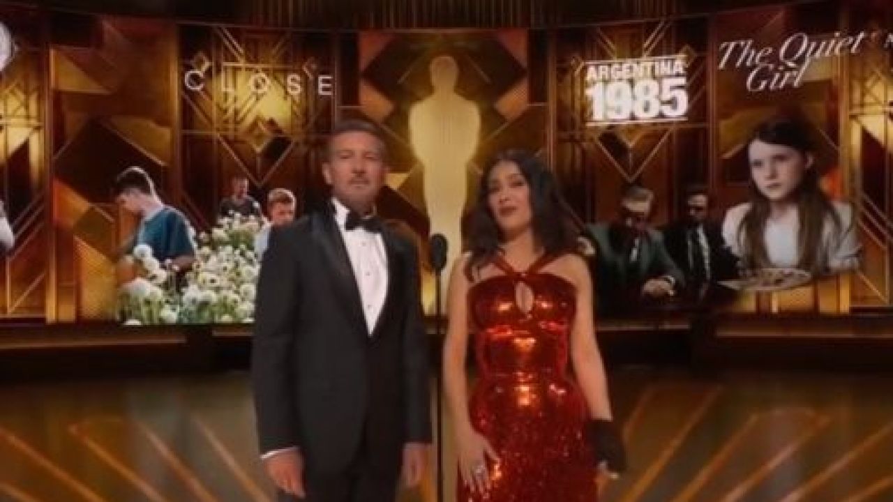 Antonio Banderas y Salma Hayek presentando la terna Mejor Película Internacional en el Oscar 2023  | Foto:CEDOC