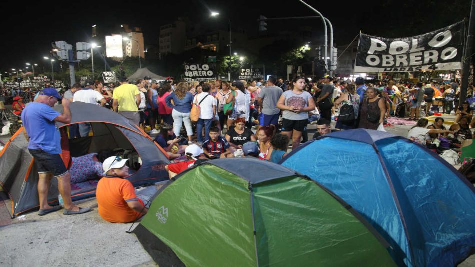 Acampé de organizaciones sociales en la 9 de julio 20230313