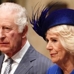 El rey Carlos III de Gran Bretaña y Camilla, reina consorte, asisten a la ceremonia de servicio del Día de la Commonwealth, en la Abadía de Westminster, en Londres. | Foto:Jordan Pettitt / POOL / AFP
