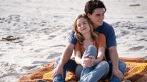 "Mientras estés conmigo", la película romántica que es un éxito de Netflix.