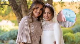 Rania de Jordania lució una sobre exclusivo y personalizado en la boda de su hija
