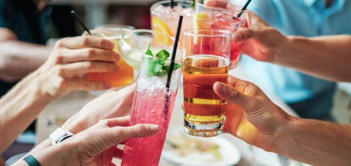 Tragos fáciles para festejar la primavera con amigas 