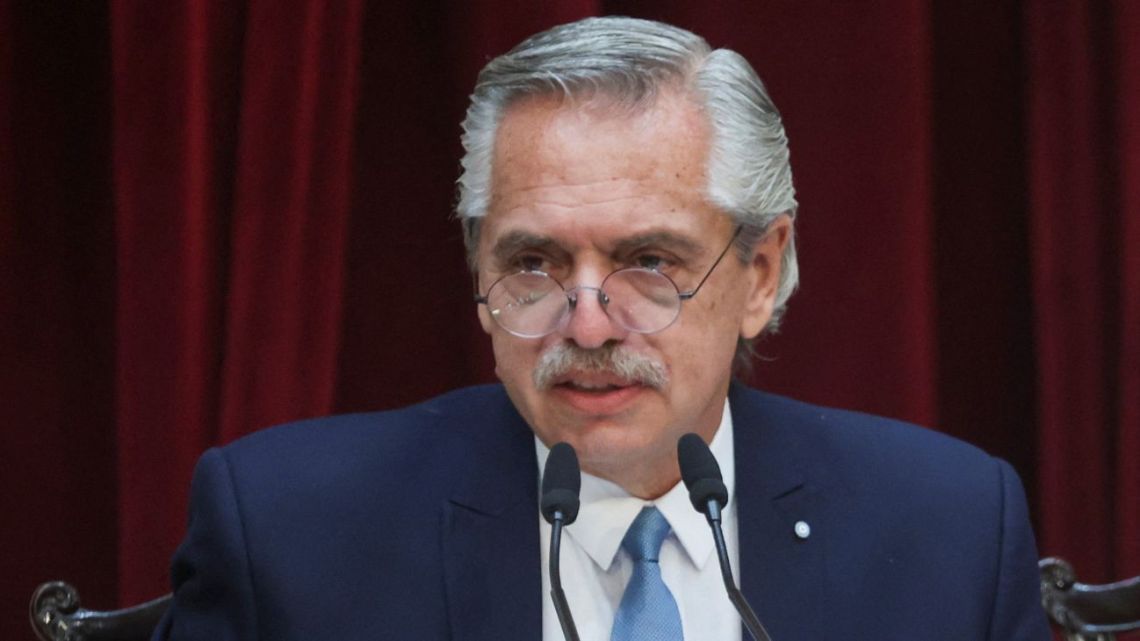 Alberto Fernández: «Milei es una amenaza para la democracia, Hitler también entra por los votos»