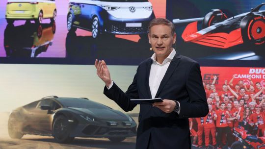 Volkswagen AG CEO Oliver Blume Raises Spending to €180 Billion to Bolster EV Efforts