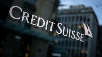 El Credit Suisse se desplomó hasta un 17%.