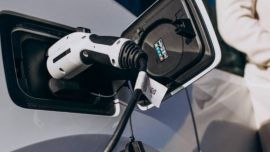 Son el futuro para que el planeta tenga un costo menor a la hora de recibir gases que lo alteran, pero los beneficios todavía no llegan a la billetera.