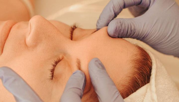 Yoga facial: todo acerca de esta técnica que mejora la piel