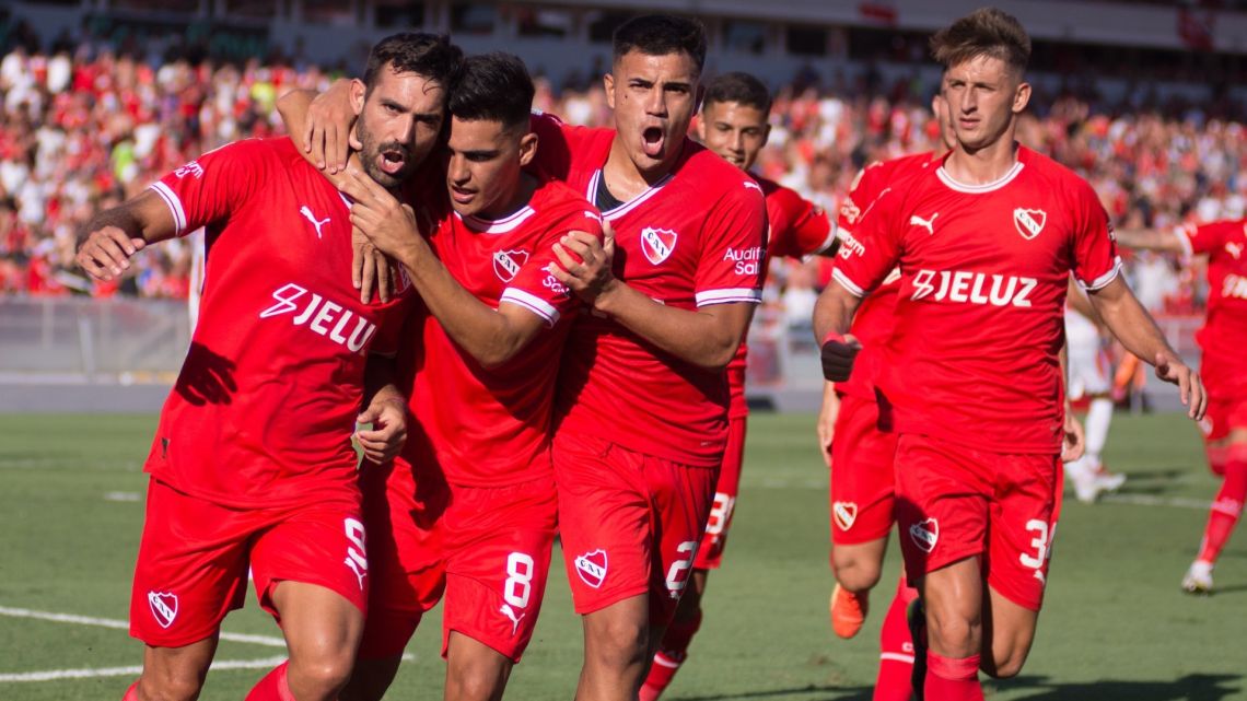 Sigue la crisis en Independiente