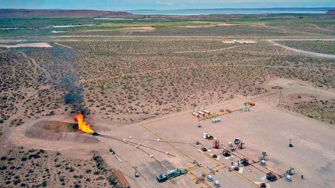 La industria petrolera tracciona el PBI, pero preocupa la crisis de Silicon Valley