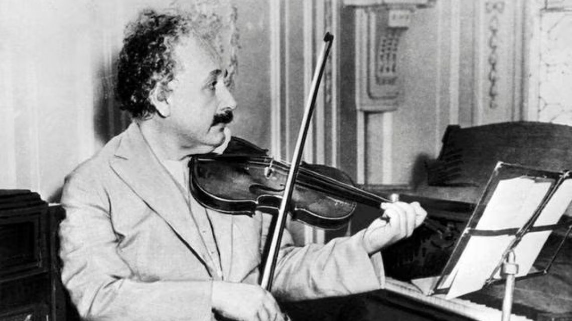 Einstein, the unfaithful genius who must give his wife the Nobel Prize money