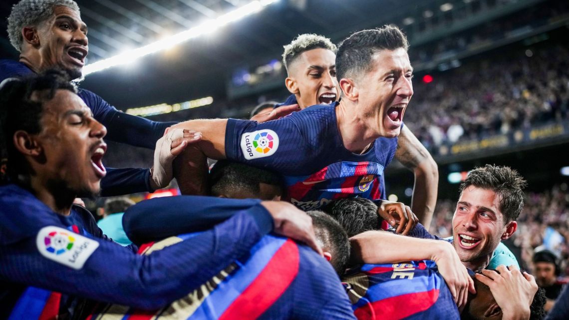 Barcelona se quedó con el clásico español tras ganarle al Real Madrid 2 ...