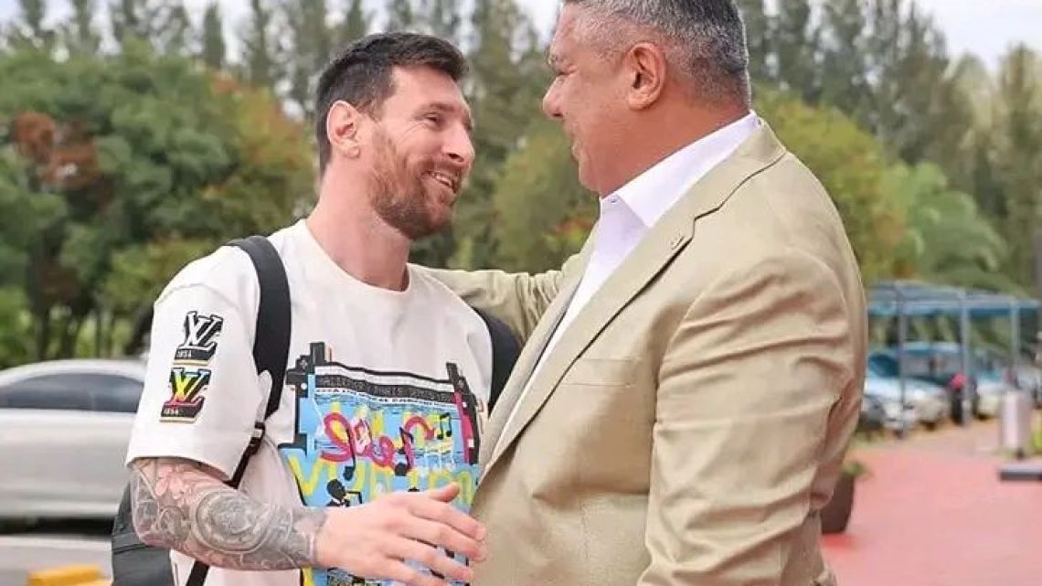 Leo Messi llegó a Argentina: así fue su look | Caras
