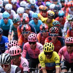 Ciclistas compiten durante la 1ª etapa de la Vuelta Ciclista a Cataluña 2023, con salida y llegada en Sant Feliu de Guixols. | Foto:Josep Lago / AFP