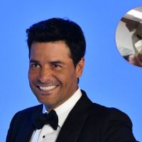 El sensual video de Chayanne con unas máscara que se hizo viral