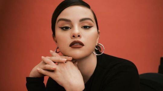 Selena Gómez PORTADA