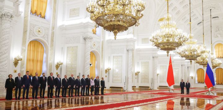 El presidente ruso, Vladímir Putin, se reúne con el presidente chino, Xi Jinping, en el Kremlin de Moscú.