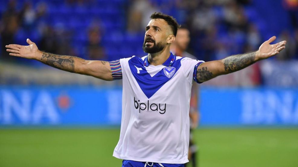 Vélez venció a Central Córdoba 4-0