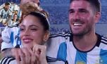 Selección Argentina: Tini Stoessel acompañó a Rodrigo de Paul en la vuelta en el Monumental