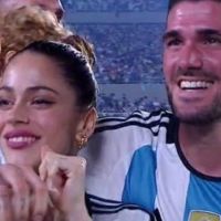 Selección Argentina: Tini Stoessel acompañó a Rodrigo de Paul en la vuelta en el Monumental