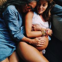 Calu Rivero subió una tierna foto de Tao junto a su mamá: "Paseo del amor"