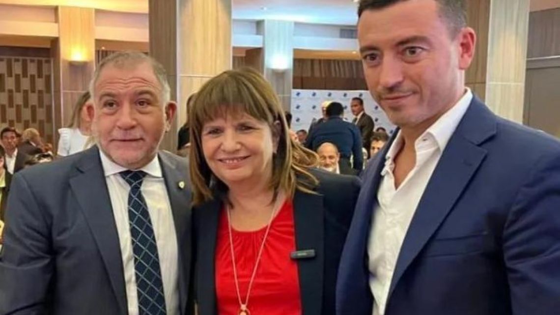 De Loredo, entre dos fuegos: operativo clamor de intendentes y presión desde Buenos Aires