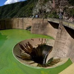 El dique San Roque está al borde de colmarse de agua.