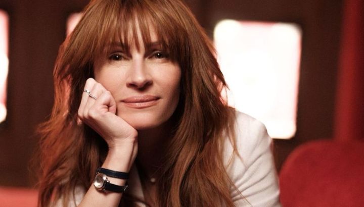 Julia Roberts se suma a la tendencia del flequillo