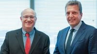 El ministro de economía, Sergio Massa, junto a Ilan Goldfajn, presidente del Banco Interamericano de Desarrollo