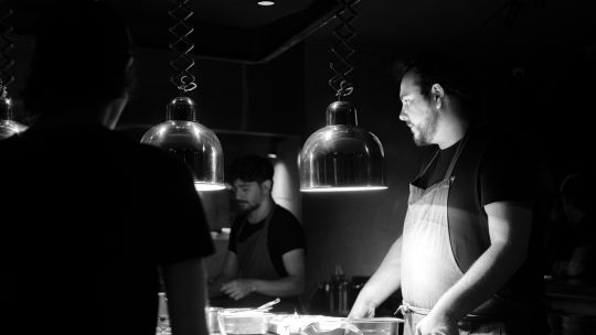 Conocé al chef de 25 años que abrió uno de los restaurantes más exclusivos de Buenos Aires