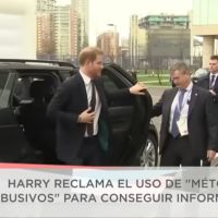 El príncipe Harry eligió una camisa de Dior con bordado en hilos de oro para visitar Londres