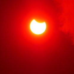 También es llamado Gran Eclipse Solar o Eclipse Solar Total.